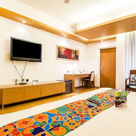 Fabhotel Raj Darbar Gurgaon Exterior foto