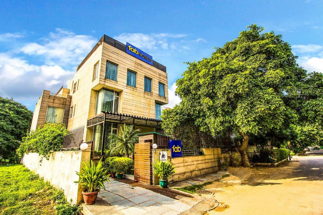 Fabhotel Raj Darbar Gurgaon Exterior foto