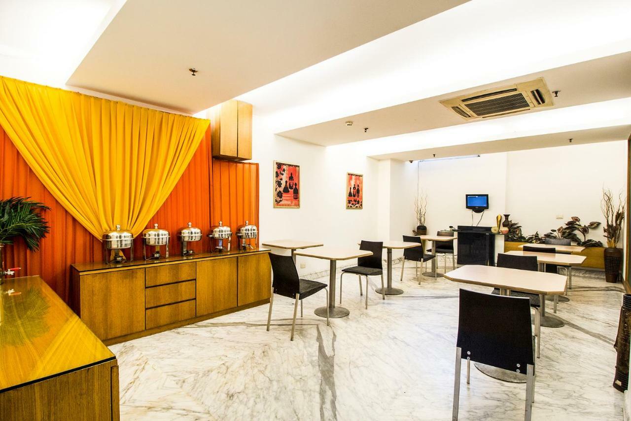 Fabhotel Raj Darbar Gurgaon Exterior foto